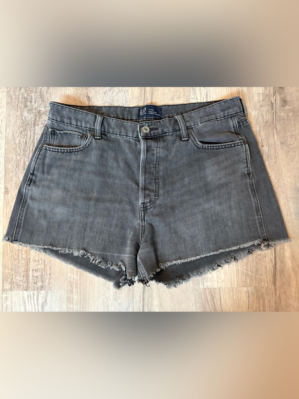GAP High Rise Cheeky Denim Shorts Frayed Hem Gray Wash Size 14 32